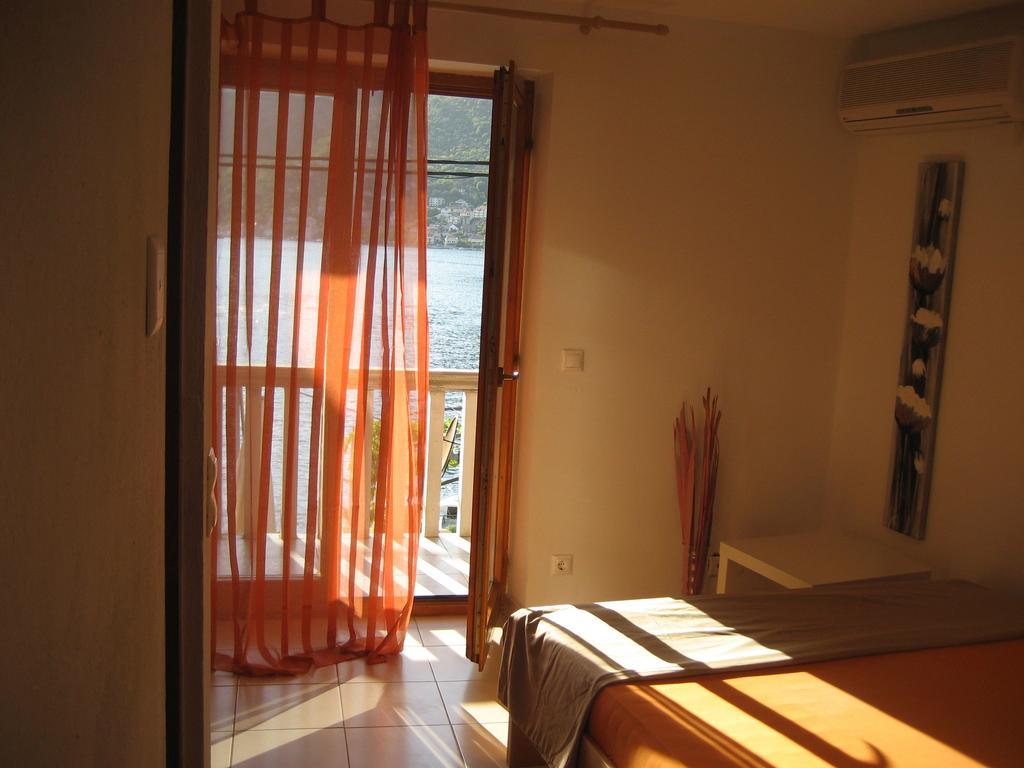 Apartment Aleksandar Tivat Ngoại thất bức ảnh
